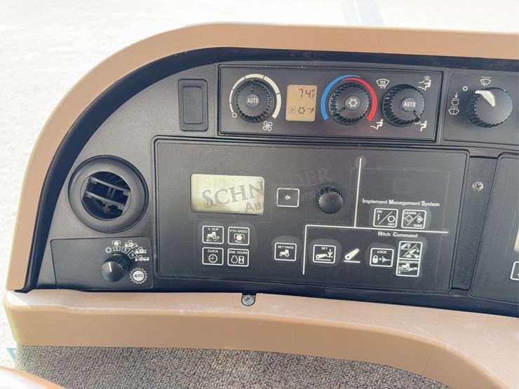 john-deere-200-image-83