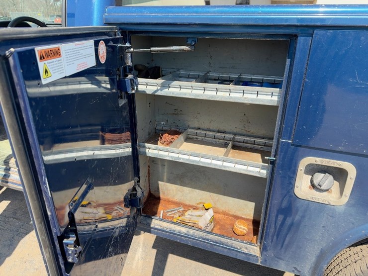 2017-chevrolet-silverado-2500hd-image-14