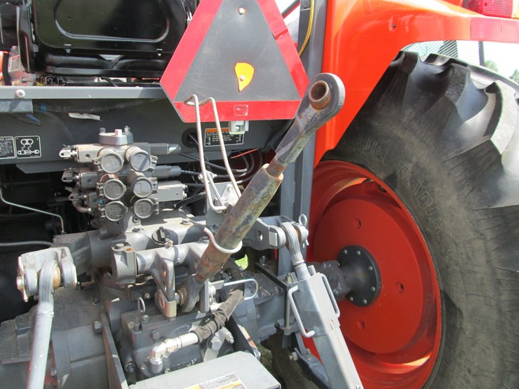 2022-kubota-m6s-111-image-15