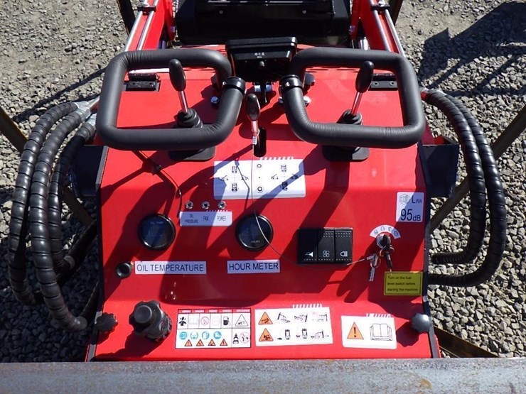 2026-agt-ysrt14-skid-steer-tracked-loader-image-12