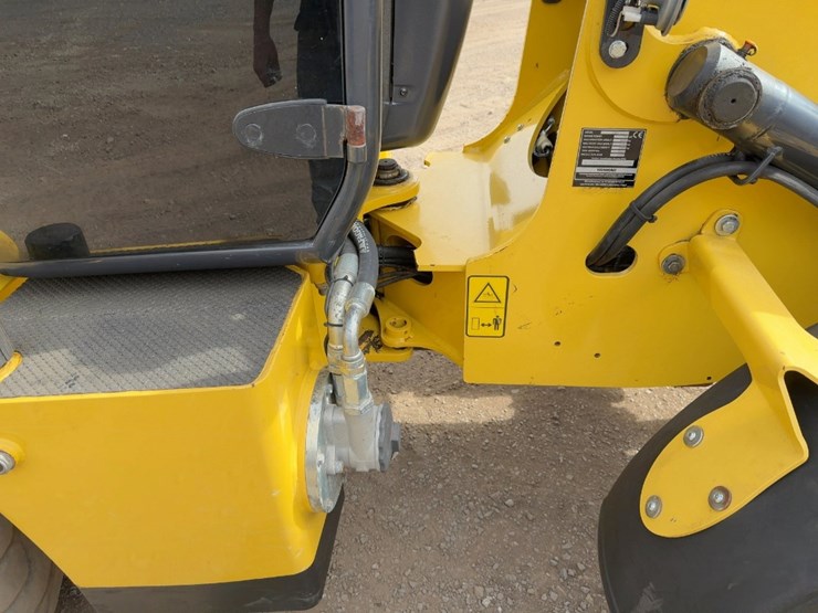 2017-yanmar-v8-image-18