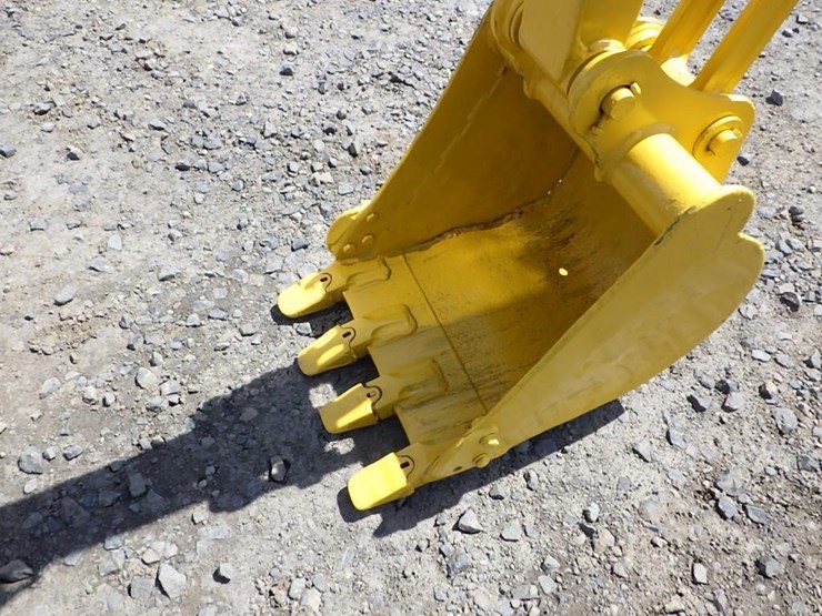 komatsu-pc28uu-2-image-21