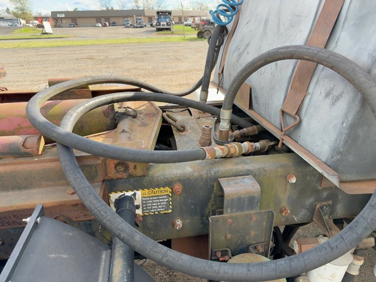 1990-mack-rd688s-image-14