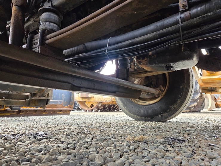 2002-international-7300-image-48