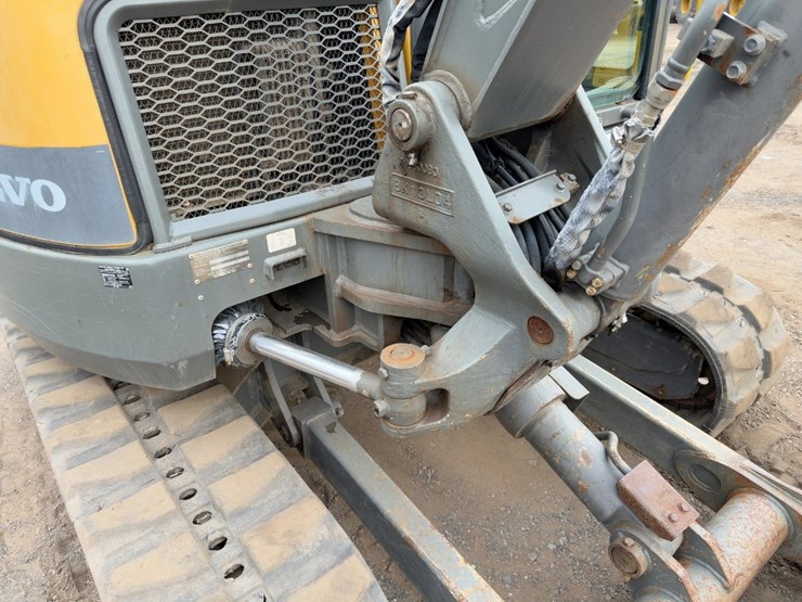 2014-volvo-ecr58d-image-12