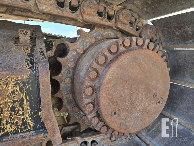 2014-caterpillar-349fl-image-26