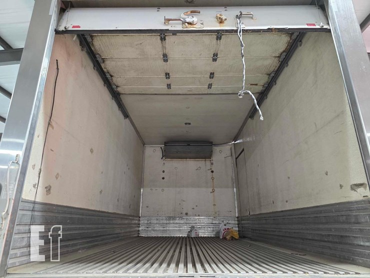 2009-freightliner-business-class-m2-106-image-15