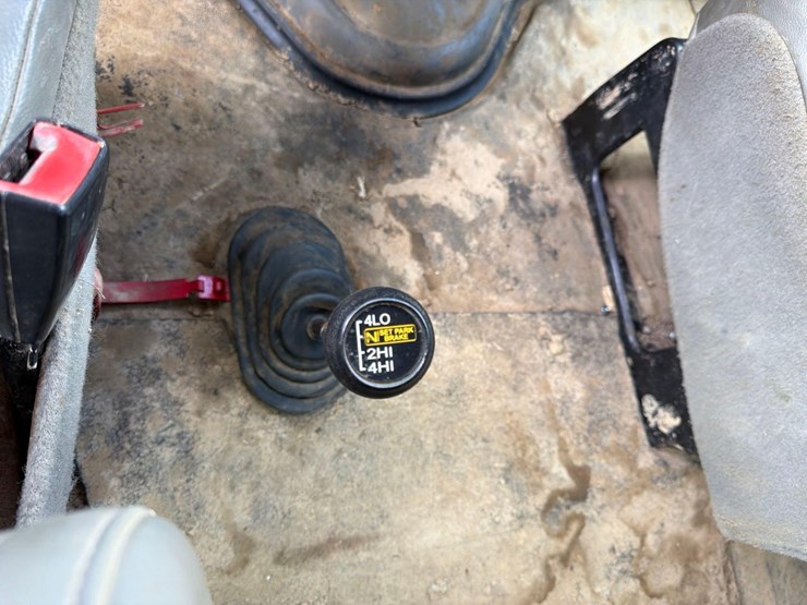 2013-ford-e350-image-22