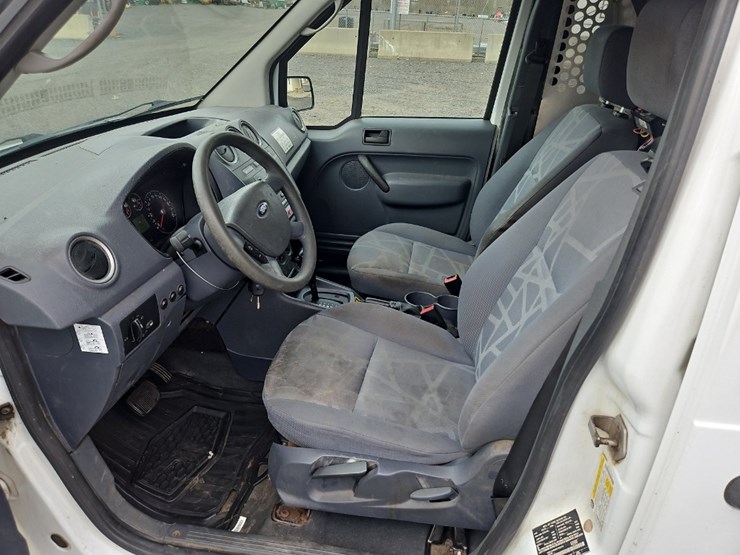 2013-ford-transit-image-16