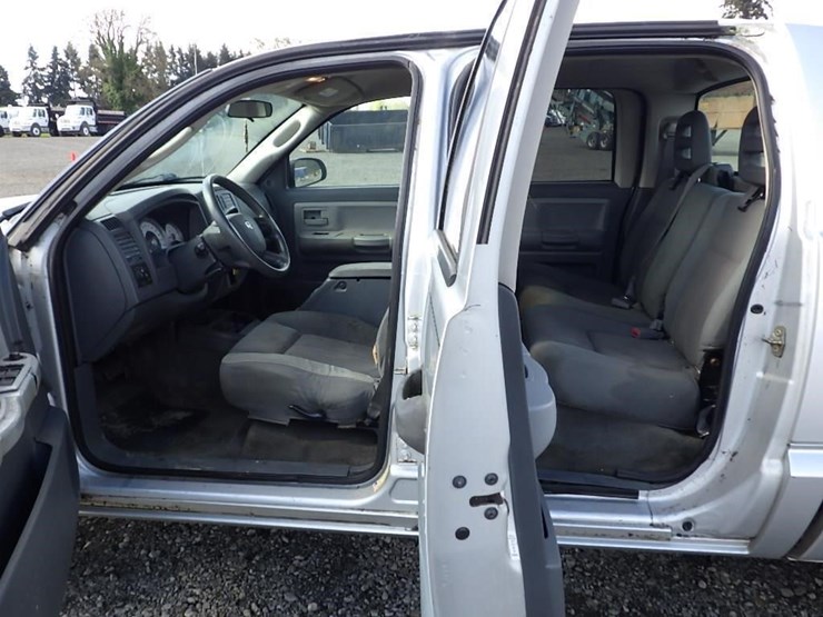 2005-dodge-dakota-image-21