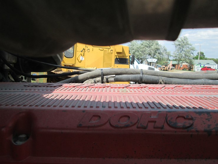 2008-peterbilt-389-image-22