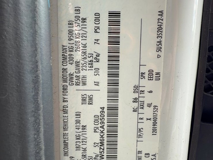 2019-utility-van-image-30