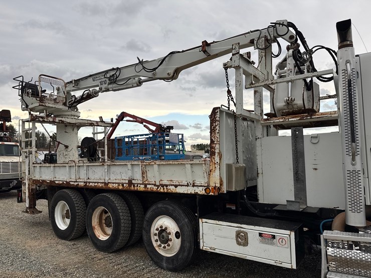 2010-massey-ferguson-8-image-29