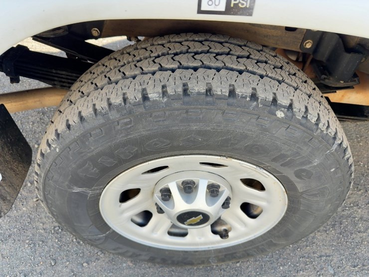 2015-chevrolet-silverado-3500hd-image-9