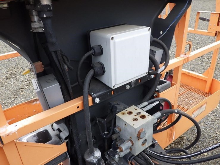 2008-jlg-800s-image-22