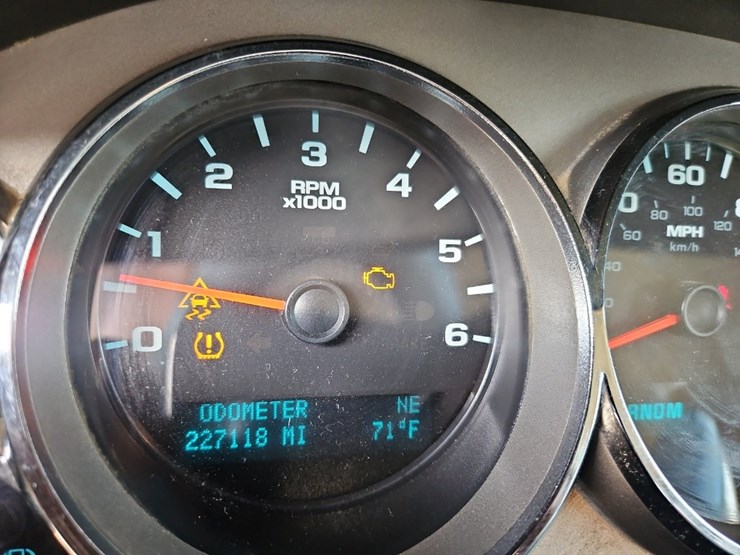 2010-chevrolet-silverado-1500-image-21