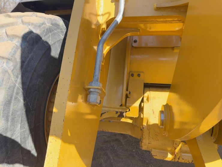 2016-caterpillar-938m-image-13