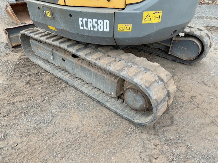 2014-volvo-ecr58d-image-22