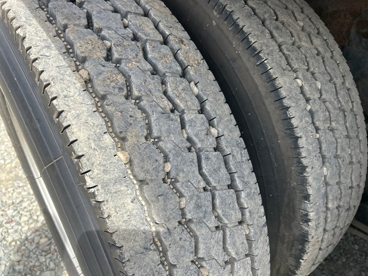 2010-massey-ferguson-8-image-86