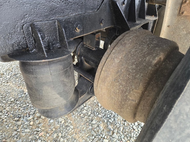 1991-peterbilt-357-image-43