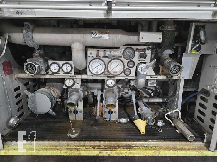 1996-oshkosh-t1500-image-26