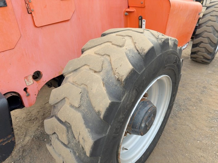 2018-sky-trak-8042-image-10