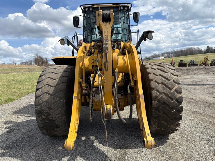 2021-caterpillar-966m-image-7