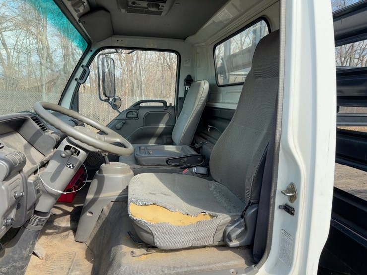 2002-isuzu-npr-hd-image-17