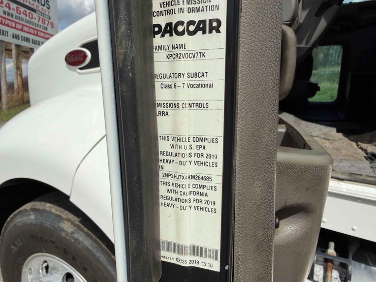 2019-peterbilt-337-image-37