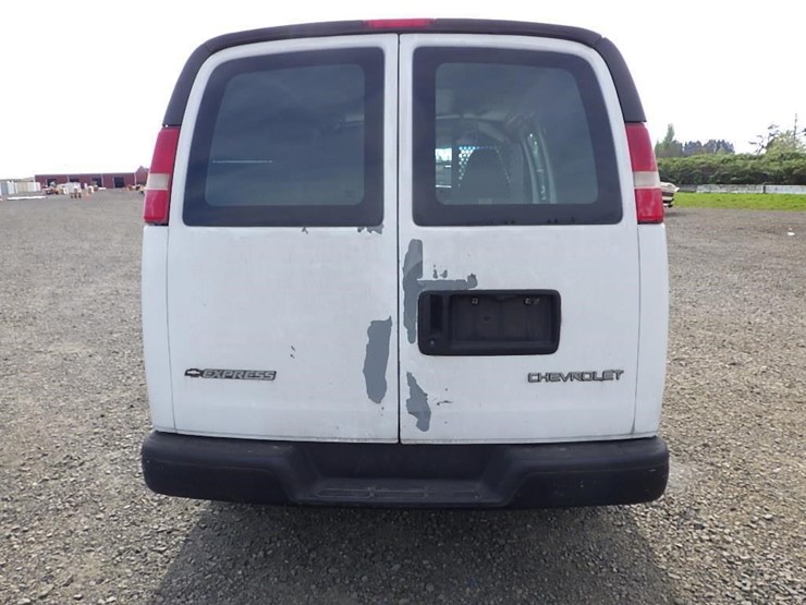 2003-chevrolet-3500-image-6