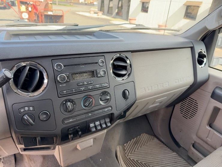 2010-ford-f350-xlt-image-25