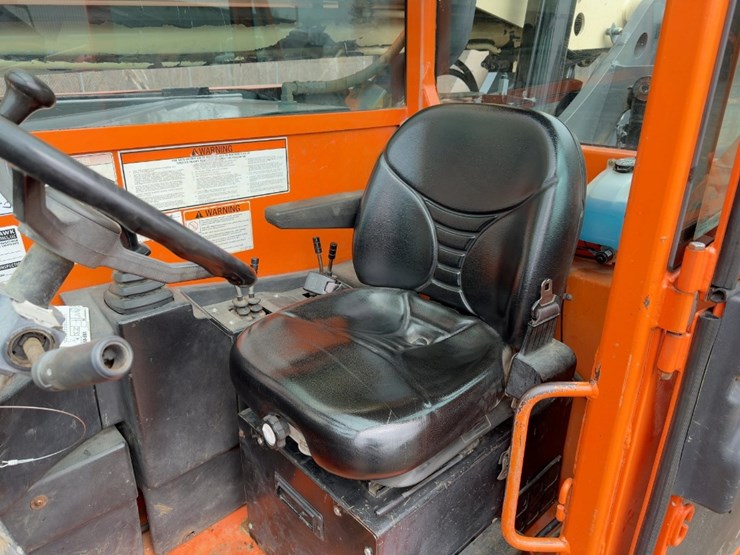 2006-jlg-g10-55a-image-16