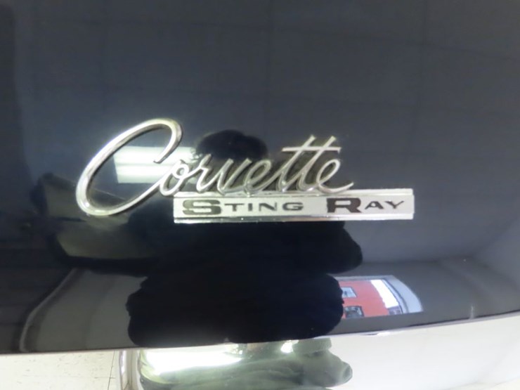 1963-chevrolet-corvette-stingray-split-window-coupe-image-43