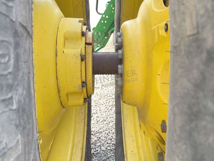 john-deere-200-image-54