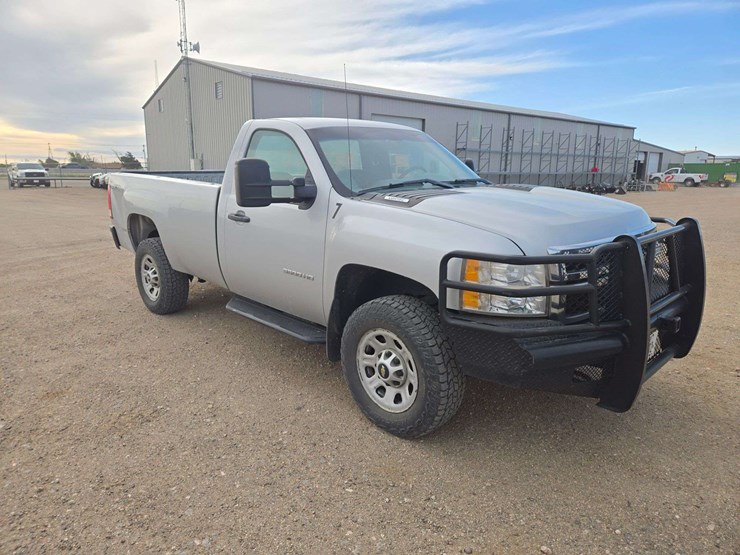 2013-chevrolet-silverado-3500hd-image-3