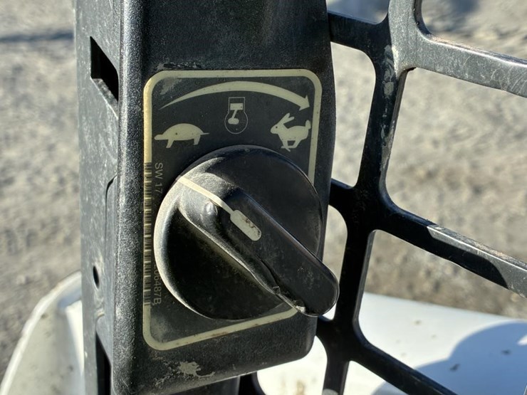 2018-bobcat-t740-image-16