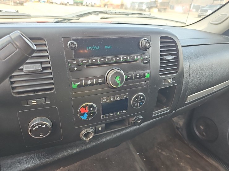 2010-chevrolet-silverado-1500-image-19