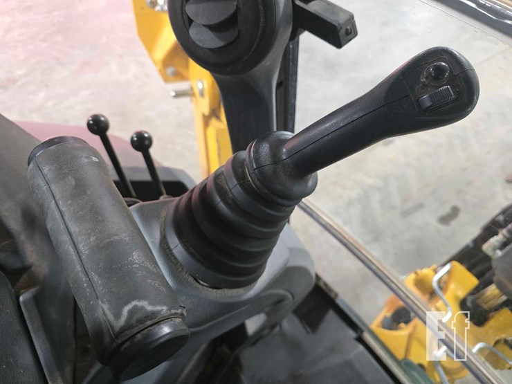 2023-deere-320-p-tier-image-23