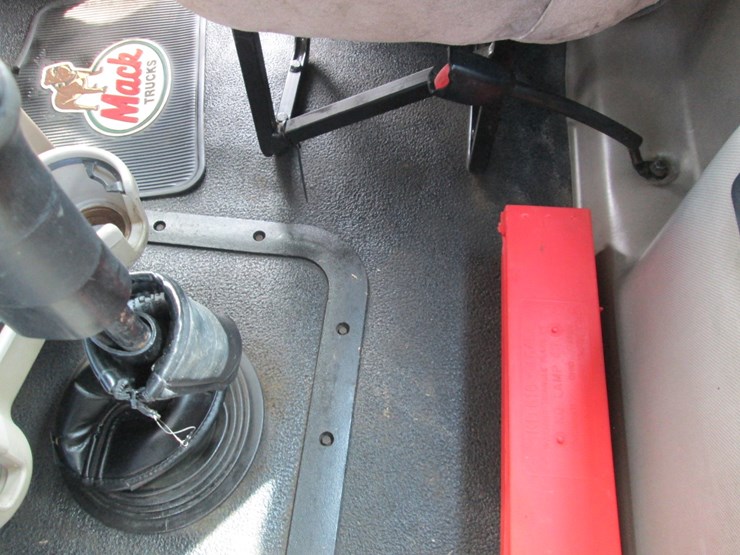 2007-mack-chn613-image-34