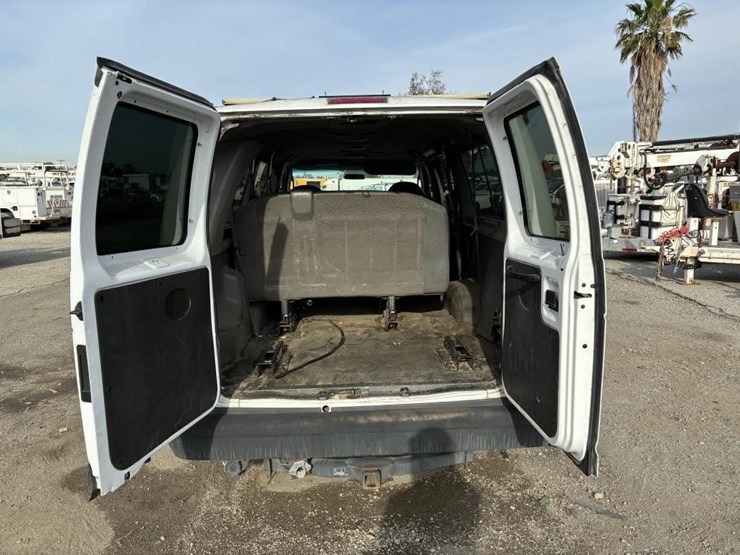 2008-ford-e350-image-15