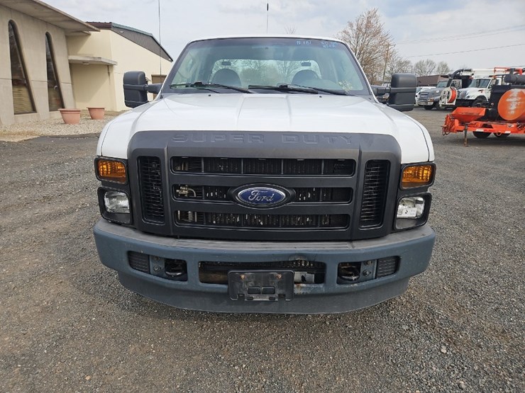 2009-ford-f250-xl-image-8