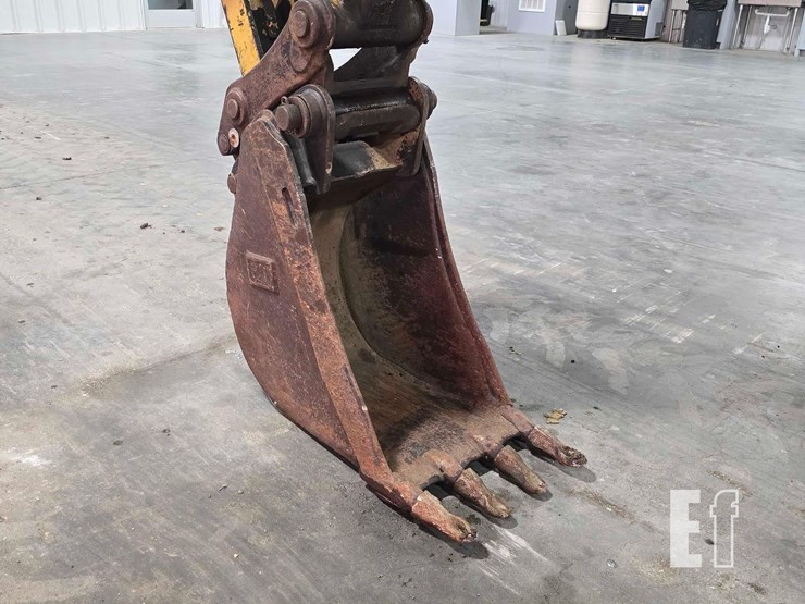 2003-caterpillar-420d-it-image-15