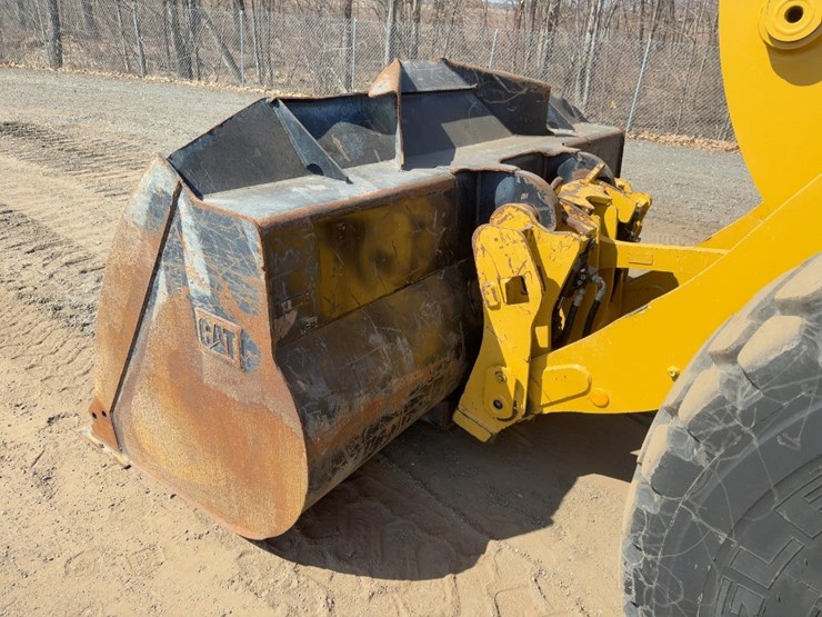 2016-caterpillar-938m-image-10