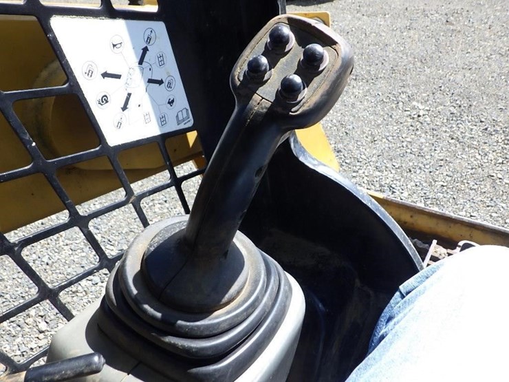 caterpillar-239d-image-22