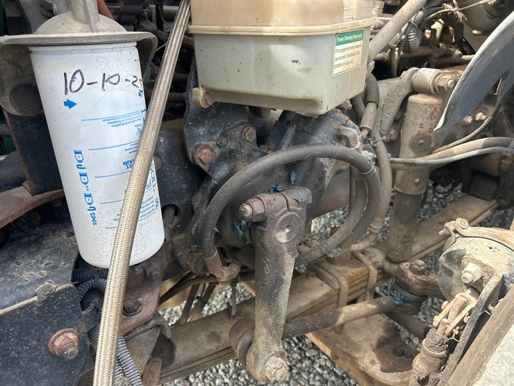 2010-massey-ferguson-8-image-42