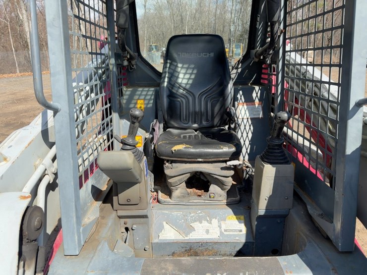 2013-takeuchi-tl230-image-20