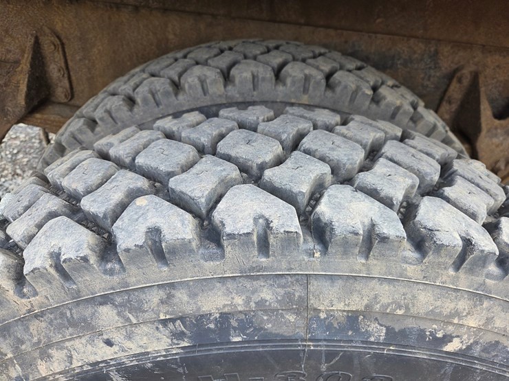 2002-international-7300-image-75