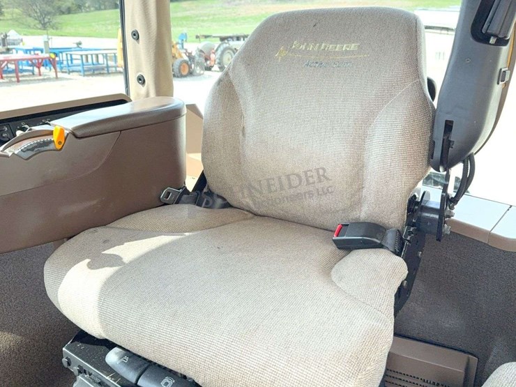 john-deere-200-image-76