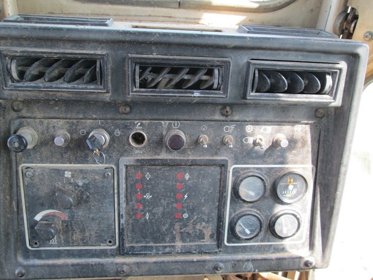 1995-caterpillar-d5h-image-38