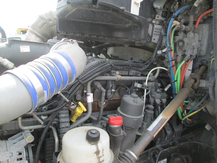 2020-kenworth-t680-image-23